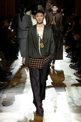 Dries van Noten Ready to wear fall winter 2025 26 Paris March 2025 Dries van Noten Ready to wear fall winter 2025 26 Paris March 2025, Credit:Zeppelin Avalon  Copyright: xZeppelinx xAvalonx 0972553267