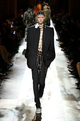 Dries van Noten Ready to wear fall winter 2025 26 Paris March 2025 Dries van Noten Ready to wear fall winter 2025 26 Paris March 2025, Credit:Zeppelin Avalon  Copyright: xZeppelinx xAvalonx 0972553422