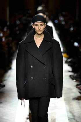 Dries van Noten Ready to wear fall winter 2025 26 Paris March 2025 Dries van Noten Ready to wear fall winter 2025 26 Paris March 2025, Credit:Zeppelin Avalon  Copyright: xZeppelinx xAvalonx 0972553862