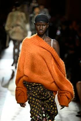 Dries van Noten Ready to wear fall winter 2025 26 Paris March 2025 Dries van Noten Ready to wear fall winter 2025 26 Paris March 2025, Credit:Zeppelin Avalon  Copyright: xZeppelinx xAvalonx 0972554456
