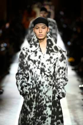 Dries van Noten Ready to wear fall winter 2025 26 Paris March 2025 Dries van Noten Ready to wear fall winter 2025 26 Paris March 2025, Credit:Zeppelin Avalon  Copyright: xZeppelinx xAvalonx 0972554470