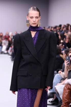 PFW - Acne Studios Runway A model walks the runway during the Acne Studios Womenswear Fall Winter 2025-2026 show as part of Paris Fashion at L’Observatoire de Paris on March 05, 2025 in Paris, France. Photo by Alain-Gil Gonzalez ABACAPRESS.COM Paris France  Copyright: xGonzalezxAlain-Gil ABACAx