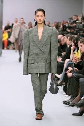 Acne Studios Ready to wear fall winter 2025 26 Paris March 2025 Acne Studios Ready to wear fall winter 2025 26 Paris March 2025, Credit:Zeppelin Avalon  Copyright: xZeppelinx xAvalonx 0972548918