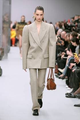 Acne Studios Ready to wear fall winter 2025 26 Paris March 2025 Acne Studios Ready to wear fall winter 2025 26 Paris March 2025, Credit:Zeppelin Avalon  Copyright: xZeppelinx xAvalonx 0972548948