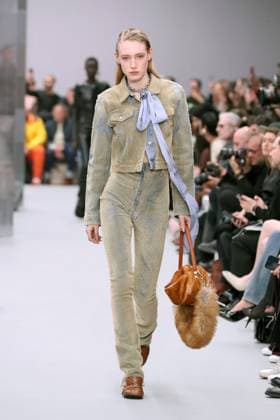Acne Studios Ready to wear fall winter 2025 26 Paris March 2025 Acne Studios Ready to wear fall winter 2025 26 Paris March 2025, Credit:Zeppelin Avalon  Copyright: xZeppelinx xAvalonx 0972549228