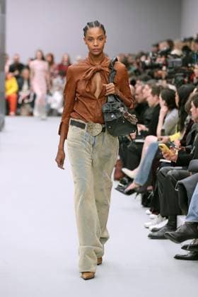 Acne Studios Ready to wear fall winter 2025 26 Paris March 2025 Acne Studios Ready to wear fall winter 2025 26 Paris March 2025, Credit:Zeppelin Avalon  Copyright: xZeppelinx xAvalonx 0972549251