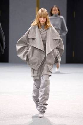 Balmain Studios Ready to wear fall winter 2025 26 Paris March 2025 Balmain Studios Ready to wear fall winter 2025 26 Paris March 2025, Credit:Zeppelin Avalon  Copyright: xZeppelinx xAvalonx 0972550178