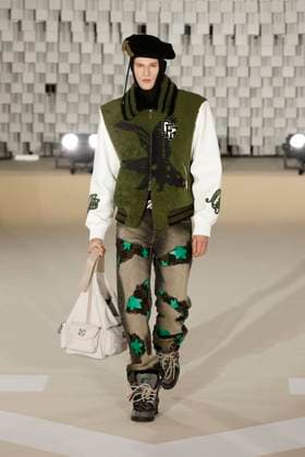 Off White Ready to Wear Fall Winter 2025 - Paris, March 2025 Off White Ready to Wear Fall Winter 2025 - Paris, March 2025, Credit:Zeppelin Avalon  Copyright: xZeppelinx xAvalonx 0972838040