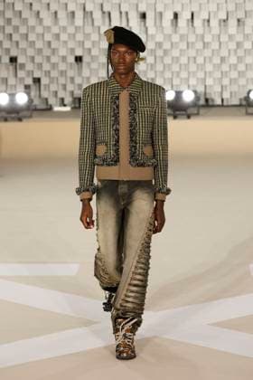 Off White Ready to Wear Fall Winter 2025 - Paris, March 2025 Off White Ready to Wear Fall Winter 2025 - Paris, March 2025, Credit:Zeppelin Avalon  Copyright: xZeppelinx xAvalonx 0972838272