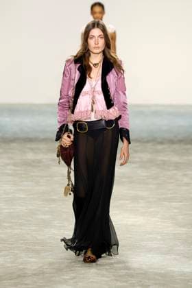 Chloe Ready to Wear Fall Winter 2025 - Paris, March 2025 Chloe Ready to Wear Fall Winter 2025 - Paris, March 2025, Credit:Zeppelin Avalon  Copyright: xZeppelinx xAvalonx 0972841605