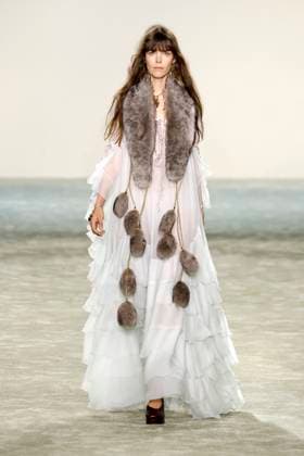 Chloe Ready to Wear Fall Winter 2025 - Paris, March 2025 Chloe Ready to Wear Fall Winter 2025 - Paris, March 2025, Credit:Zeppelin Avalon  Copyright: xZeppelinx xAvalonx 0972841689