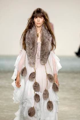 Chloe Ready to Wear Fall Winter 2025 - Paris, March 2025 Chloe Ready to Wear Fall Winter 2025 - Paris, March 2025, Credit:Zeppelin Avalon  Copyright: xZeppelinx xAvalonx 0972841702