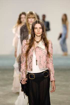 Chloe Ready to Wear Fall Winter 2025 - Paris, March 2025 Chloe Ready to Wear Fall Winter 2025 - Paris, March 2025, Credit:Zeppelin Avalon  Copyright: xZeppelinx xAvalonx 0972842421