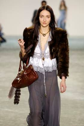 Chloe Ready to Wear Fall Winter 2025 - Paris, March 2025 Chloe Ready to Wear Fall Winter 2025 - Paris, March 2025, Credit:Zeppelin Avalon  Copyright: xZeppelinx xAvalonx 0972842831