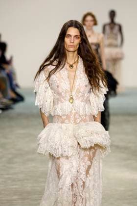 Chloe Ready to Wear Fall Winter 2025 - Paris, March 2025 Chloe Ready to Wear Fall Winter 2025 - Paris, March 2025, Credit:Zeppelin Avalon  Copyright: xZeppelinx xAvalonx 0972842927