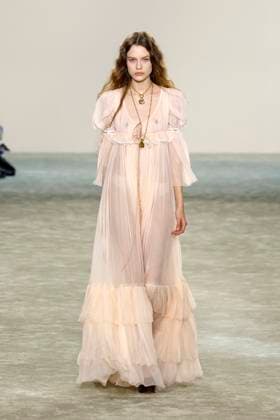 Chloe Ready to Wear Fall Winter 2025 - Paris, March 2025 Chloe Ready to Wear Fall Winter 2025 - Paris, March 2025, Credit:Zeppelin Avalon  Copyright: xZeppelinx xAvalonx 0972843395