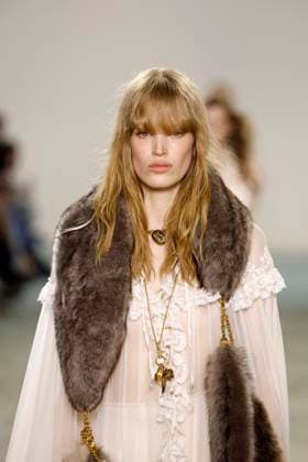 Chloe Ready to Wear Fall Winter 2025 - Paris, March 2025 Chloe Ready to Wear Fall Winter 2025 - Paris, March 2025, Credit:Zeppelin Avalon  Copyright: xZeppelinx xAvalonx 0972843402