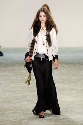 Chloe Ready to Wear Fall Winter 2025 - Paris, March 2025 Chloe Ready to Wear Fall Winter 2025 - Paris, March 2025, Credit:Zeppelin Avalon  Copyright: xZeppelinx xAvalonx 0972843443