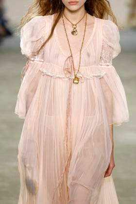 Chloe Ready to Wear Fall Winter 2025 - Paris, March 2025 Chloe Ready to Wear Fall Winter 2025 - Paris, March 2025, Credit:Zeppelin Avalon  Copyright: xZeppelinx xAvalonx 0972843465