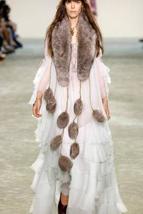Chloe Ready to Wear Fall Winter 2025 - Paris, March 2025 Chloe Ready to Wear Fall Winter 2025 - Paris, March 2025, Credit:Zeppelin Avalon  Copyright: xZeppelinx xAvalonx 0972843477