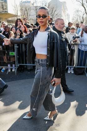 Arrivals at the Off White fashion show, at the headquarters of the French Communist Party PCF , Fashion Collection Ready to Wear Fall Winter 2025 2026 at Paris Fashion Week PFW Guest at arrivals at the Off White fashion show, at the headquarters of the French Communist Party PCF , Fashion Collection Ready to Wear Fall Winter 2025 2026 at Paris Fashion Week PFW , in Paris, France, March 6, 2025 Christophe Clovis Bestimage Arrivals at the Off White fashion show, at the headquarters of the French Communist Party PCF , Fashion Collection Ready to Wear Fall Winter 2025 2026 during Paris Fashion Week PFW , in Paris, France, March 6, 2025 Paris France Copyright: xChristophexClovisx xBestimagexChristophexClovisx xBestimagex