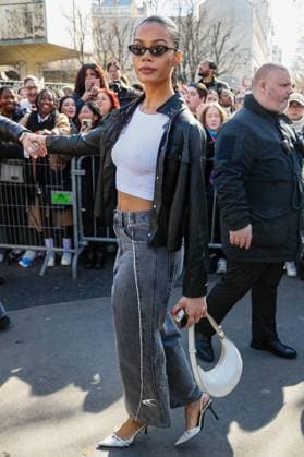 Arrivals at the Off White fashion show, at the headquarters of the French Communist Party PCF , Fashion Collection Ready to Wear Fall Winter 2025 2026 at Paris Fashion Week PFW Guest at arrivals at the Off White fashion show, at the headquarters of the French Communist Party PCF , Fashion Collection Ready to Wear Fall Winter 2025 2026 at Paris Fashion Week PFW , in Paris, France, March 6, 2025 Christophe Clovis Bestimage Arrivals at the Off White fashion show, at the headquarters of the French Communist Party PCF , Fashion Collection Ready to Wear Fall Winter 2025 2026 during Paris Fashion Week PFW , in Paris, France, March 6, 2025 Paris France Copyright: xChristophexClovisx xBestimagexChristophexClovisx xBestimagex