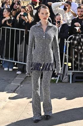 PFW Rabanne Outside Arrivals Meredith Duxbury arriving at Rabanne show during Paris Fashion Week in Paris, France on March 6, 2025. Photo by Julien Reynaud APS-Medias ABACAPRESS.COM Paris France  Copyright: xReynaudxJulien APS-Medias ABACAx