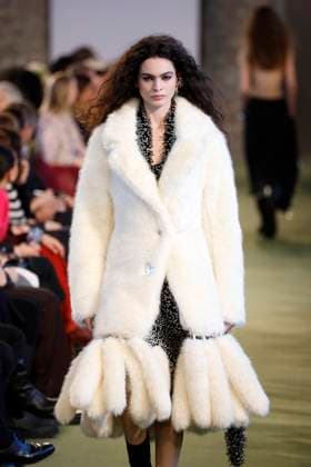 Paco Rabanne Ready to Wear Fall Winter 2025 - Paris, March 2025 Paco Rabanne Ready to Wear Fall Winter 2025 - Paris, March 2025, Credit:Zeppelin Avalon  Copyright: xZeppelinx xAvalonx 0972939414
