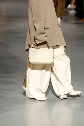 Uma Wang Ready to Wear Fall Winter 2025 - Paris, March 2025 Uma Wang Ready to Wear Fall Winter 2025 - Paris, March 2025, Credit:Zeppelin Avalon  Copyright: xZeppelinx xAvalonx 0972941141