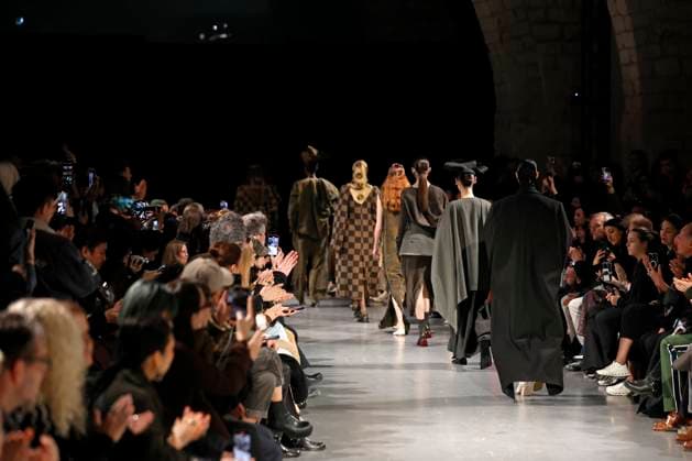 Uma Wang Ready to Wear Fall Winter 2025 - Paris, March 2025 Uma Wang Ready to Wear Fall Winter 2025 - Paris, March 2025, Credit:Zeppelin Avalon  Copyright: xZeppelinx xAvalonx 0972941199