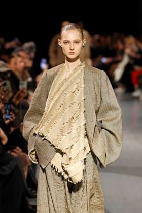 Uma Wang Ready to Wear Fall Winter 2025 - Paris, March 2025 Uma Wang Ready to Wear Fall Winter 2025 - Paris, March 2025, Credit:Zeppelin Avalon  Copyright: xZeppelinx xAvalonx 0972941297