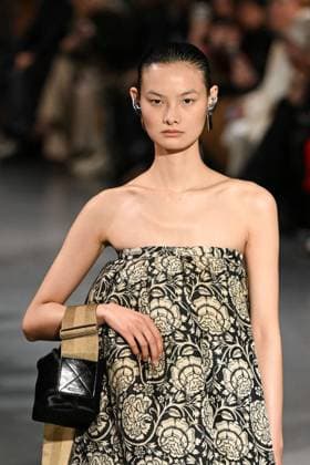 PFW Uma Wang Runway A model walks the runway during the Uma Wang Womenswear Fall Winter 2025-2026 show as part of Paris Fashion Week at L’Observatoire de Paris in Paris, France on March 06, 2025. Photo by Aurore Marechal ABACAPRESS.COM Paris France  Copyright: xMarechalxAurore ABACAx