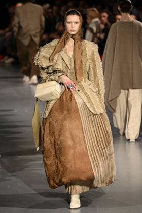 PFW Uma Wang Runway A model walks the runway during the Uma Wang Womenswear Fall Winter 2025-2026 show as part of Paris Fashion Week at L’Observatoire de Paris in Paris, France on March 06, 2025. Photo by Aurore Marechal ABACAPRESS.COM Paris France  Copyright: xMarechalxAurore ABACAx