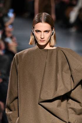 PFW Uma Wang Runway A model walks the runway during the Uma Wang Womenswear Fall Winter 2025-2026 show as part of Paris Fashion Week at L’Observatoire de Paris in Paris, France on March 06, 2025. Photo by Aurore Marechal ABACAPRESS.COM Paris France  Copyright: xMarechalxAurore ABACAx
