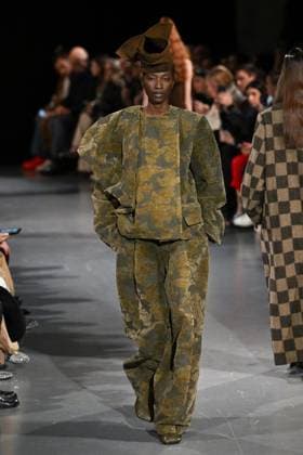 PFW Uma Wang Runway A model walks the runway during the Uma Wang Womenswear Fall Winter 2025-2026 show as part of Paris Fashion Week at L’Observatoire de Paris in Paris, France on March 06, 2025. Photo by Aurore Marechal ABACAPRESS.COM Paris France  Copyright: xMarechalxAurore ABACAx