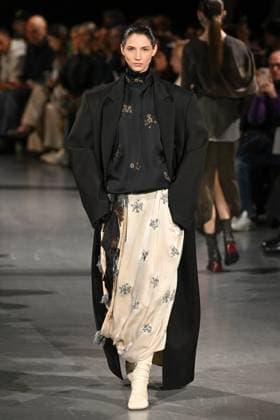 PFW Uma Wang Runway A model walks the runway during the Uma Wang Womenswear Fall Winter 2025-2026 show as part of Paris Fashion Week at L’Observatoire de Paris in Paris, France on March 06, 2025. Photo by Aurore Marechal ABACAPRESS.COM Paris France  Copyright: xMarechalxAurore ABACAx