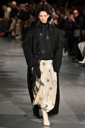 PFW Uma Wang Runway A model walks the runway during the Uma Wang Womenswear Fall Winter 2025-2026 show as part of Paris Fashion Week at L’Observatoire de Paris in Paris, France on March 06, 2025. Photo by Aurore Marechal ABACAPRESS.COM Paris France  Copyright: xMarechalxAurore ABACAx