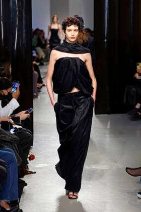 Christopher Esber Ready to wear fall winter 2025 26 Paris March 2025 Christopher Esber Ready to wear fall winter 2025 26 Paris March 2025, Credit:Zeppelin Avalon  Copyright: xZeppelinx xAvalonx 0973051637
