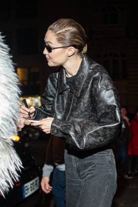 Gigi Hadid arrives at Royal Monceau Hotel during Paris Fashion Week PFW Gigi Hadid arrives at Royal Monceau Hotel during Paris Fashion Week PFW on march 6th 2025 Yehiel Chekroune Bestimage Celebrities arrives at Royal Monceau Hotel during Paris Fashion Week on march 6th 2025 Paris France  Copyright: xYehielxChekrounex xBestimagexYehielxChekrounex xBestimagex