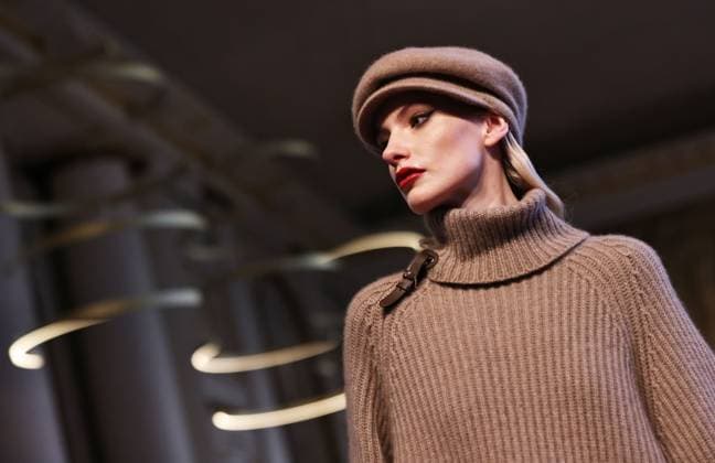 (250307) -- PARIS , March 7, 2025 -- A model presents a creation from the ready-to-wear Fall Winter 2025-2026 collections by INTERDEE during the Paris Fashion Week, in Paris, France, March 6, 2025. ) FRANCE-PARIS-FASHION WEEK-INTERDEE GaoxJing 