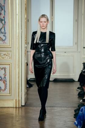 PFW - Leonard Runway A model presents a creation by Leonard Paris for the Womenswear Ready-to-wear Fall-Winter 2025 2026 collection as part of the Paris Fashion Week, in Paris, France on March 7, 2025. Photo by Alexis Jumeau ABACAPRESS.COM Paris France  Copyright: xJumeauxAlexis ABACAx