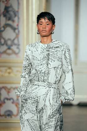 PFW - Leonard Runway A model presents a creation by Leonard Paris for the Womenswear Ready-to-wear Fall-Winter 2025 2026 collection as part of the Paris Fashion Week, in Paris, France on March 7, 2025. Photo by Alexis Jumeau ABACAPRESS.COM Paris France  Copyright: xJumeauxAlexis ABACAx