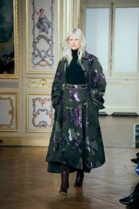 PFW - Leonard Runway A model presents a creation by Leonard Paris for the Womenswear Ready-to-wear Fall-Winter 2025 2026 collection as part of the Paris Fashion Week, in Paris, France on March 7, 2025. Photo by Alexis Jumeau ABACAPRESS.COM Paris France  Copyright: xJumeauxAlexis ABACAx