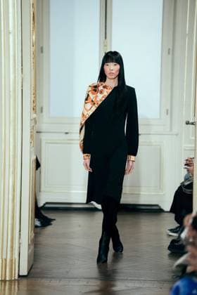 PFW - Leonard Runway A model presents a creation by Leonard Paris for the Womenswear Ready-to-wear Fall-Winter 2025 2026 collection as part of the Paris Fashion Week, in Paris, France on March 7, 2025. Photo by Alexis Jumeau ABACAPRESS.COM Paris France  Copyright: xJumeauxAlexis ABACAx