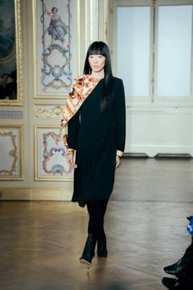 PFW - Leonard Runway A model presents a creation by Leonard Paris for the Womenswear Ready-to-wear Fall-Winter 2025 2026 collection as part of the Paris Fashion Week, in Paris, France on March 7, 2025. Photo by Alexis Jumeau ABACAPRESS.COM Paris France  Copyright: xJumeauxAlexis ABACAx