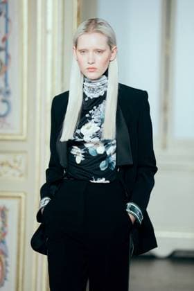 PFW - Leonard Runway A model presents a creation by Leonard Paris for the Womenswear Ready-to-wear Fall-Winter 2025 2026 collection as part of the Paris Fashion Week, in Paris, France on March 7, 2025. Photo by Alexis Jumeau ABACAPRESS.COM Paris France  Copyright: xJumeauxAlexis ABACAx