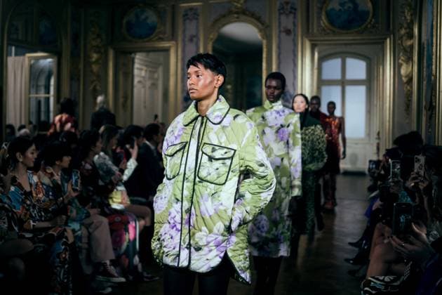 PFW - Leonard Runway A model presents a creation by Leonard Paris for the Womenswear Ready-to-wear Fall-Winter 2025 2026 collection as part of the Paris Fashion Week, in Paris, France on March 7, 2025. Photo by Alexis Jumeau ABACAPRESS.COM Paris France  Copyright: xJumeauxAlexis ABACAx