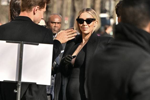 PFW Givenchy Outside Arrivals Vanessa Kirby arriving at Givenchy show during Paris Fashion Week in Paris, France on March 7, 2025. Photo by Julien Reynaud APS-Medias ABACAPRESS.COM Paris France  Copyright: xReynaudxJulien APS-Medias ABACAx