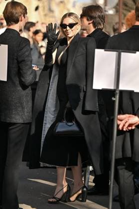 PFW Givenchy Outside Arrivals Vanessa Kirby arriving at Givenchy show during Paris Fashion Week in Paris, France on March 7, 2025. Photo by Julien Reynaud APS-Medias ABACAPRESS.COM Paris France  Copyright: xReynaudxJulien APS-Medias ABACAx