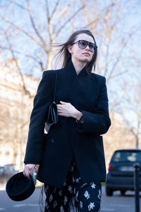 PFW - Christopher Esber Street Style People attending the Christopher Esber show as part of Paris Fashion Week at the Palais de Tokyo on March 06, 2025 in Paris, France. Photo by Gaelle Abrard ABACAPRESS.COM Paris France  Copyright: xAbrardxGaelle ABACAx